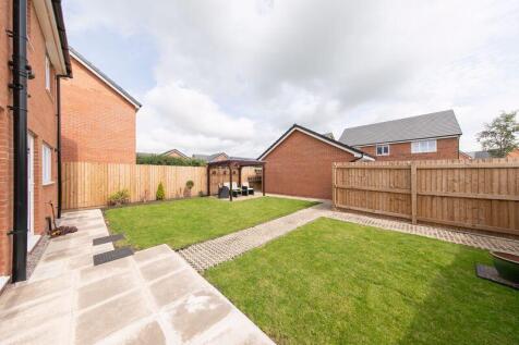 Neatly landscaped private garden