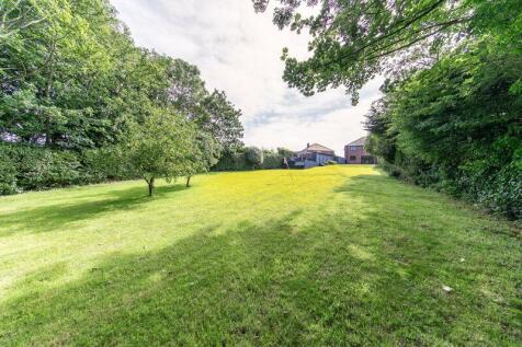 Expansive private garden