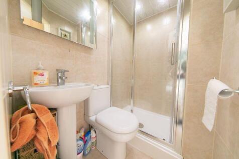Bedroom 1 en-suite