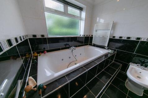 Jacuzzi bath