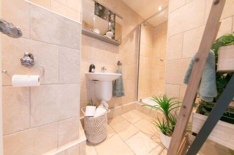 Bedroom 2 en-suite