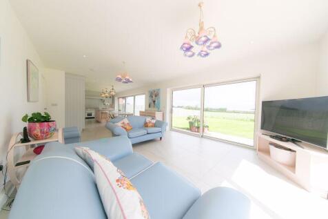 Open plan kitchen, living and dining ...
