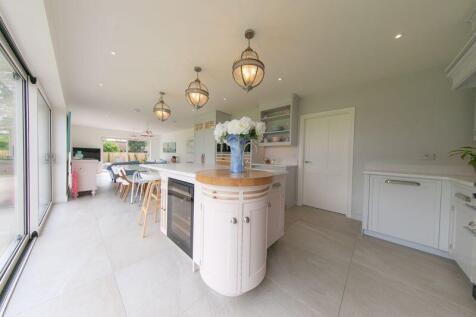 Stylish fitted kitchen