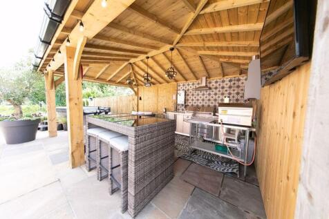 Outdoor kitchen