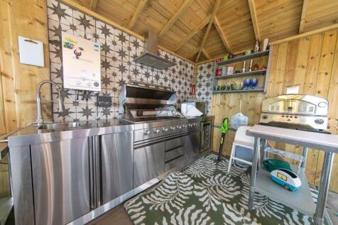 Outdoor kitchen