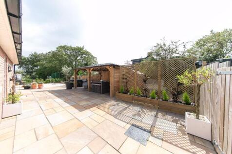 Outdoor kitchen and patio