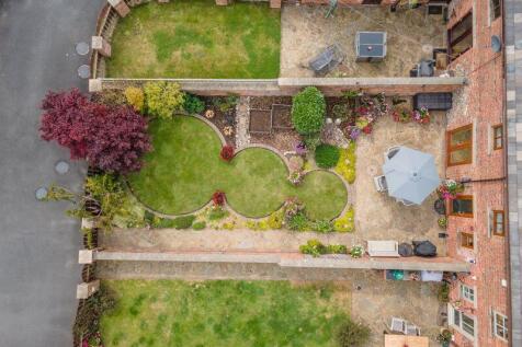 Garden overhead
