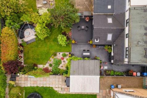Overhead garden