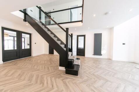 Glass balustrade staircase and galler...