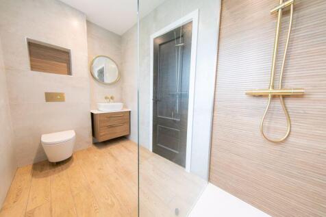 Bedroom 1 en-suite