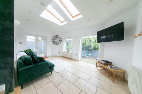 Rear lounge