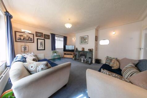 Reception 2/Bedroom 3