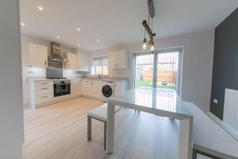 Kitchen &amp; dining room