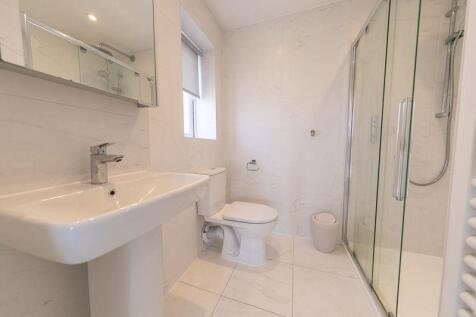 Bedroom 1 en-suite