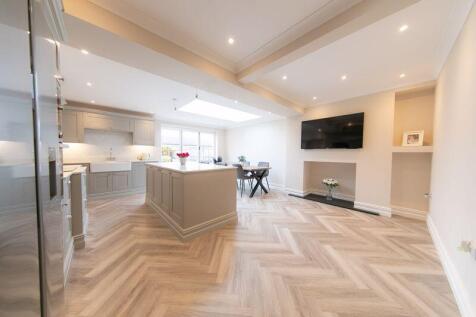 Open plan kitchen, living and dining ...