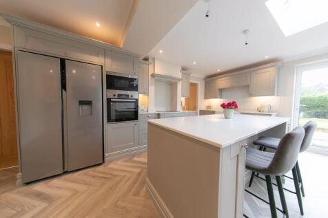 Stylish modern fitted kitchen