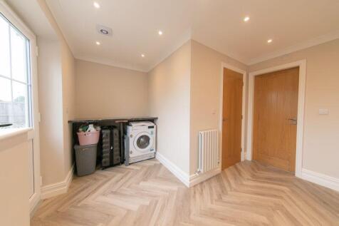 Utilities room &amp; rear porch