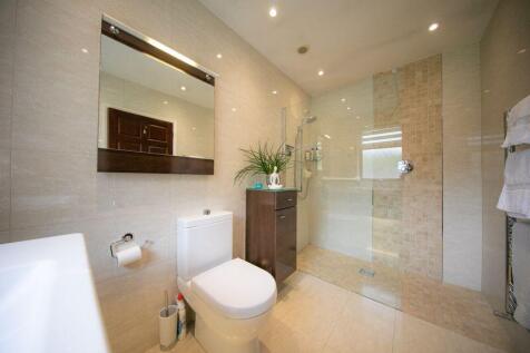 Bedroom 1 en-suite