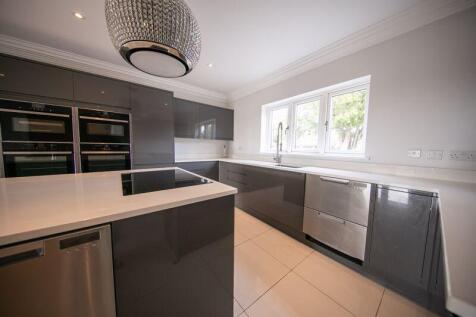 Feature packed bespoke fitted kitchen