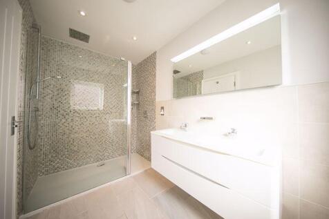 Bedroom 1 en-suite
