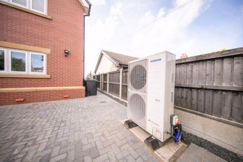 Air source heat pump