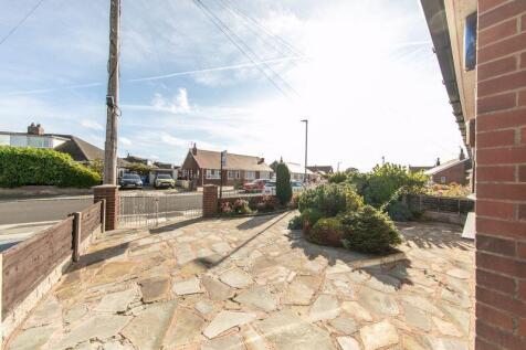 Front garden and driveway