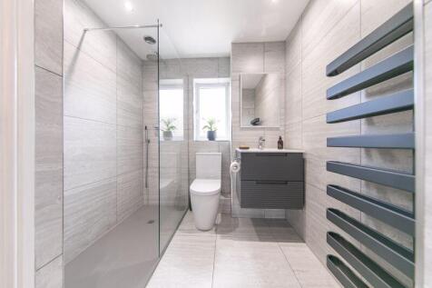 Family shower room