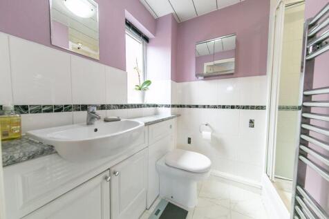 Bedroom 1 en-suite