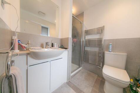 Bedroom 1 en-suite