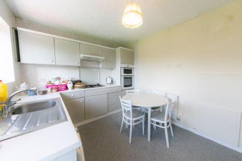 Kitchen &amp; dining room