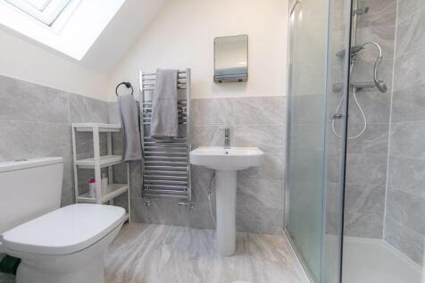 Bedroom 1 en-suite
