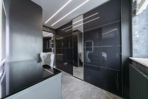 Bedroom 1 dressing room