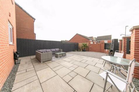 Low maintenance private garden