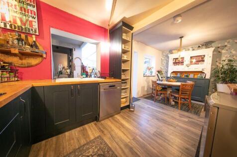 Kitchen and dining space