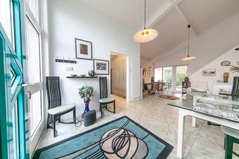 Entrance hallway &amp; living room