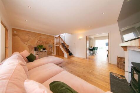 Lounge, through kitchen and dinign room