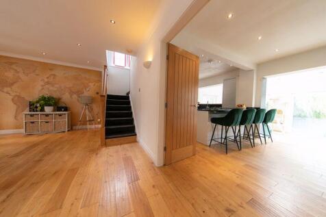 Open plan ground floor living arrange...