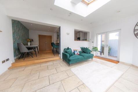 Rear lounge - dining area &amp; kitchen