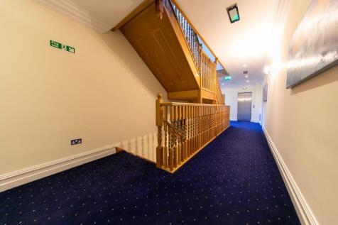 Immaculately maintained communal areas