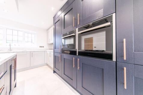 Feature packed kitchen