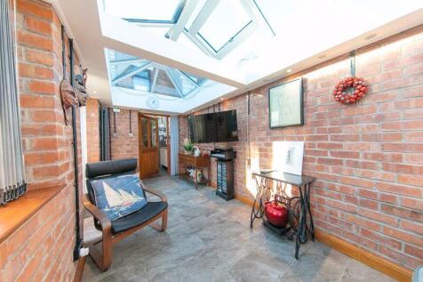 Rear lounge