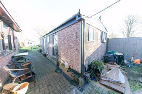 Garage/Outbuilding