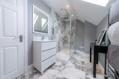 Bedroom 1 en-suite