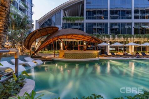 Pool bar
