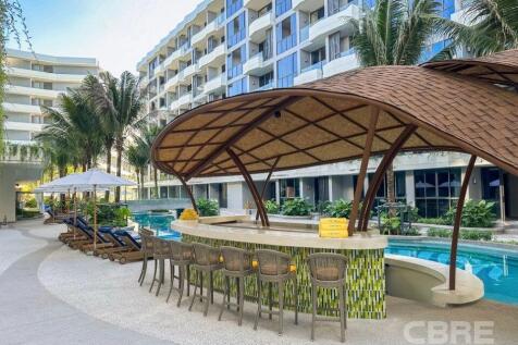 Pool bar