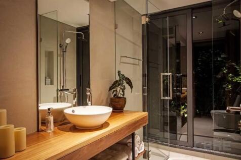 Riverhouse - Bathroom