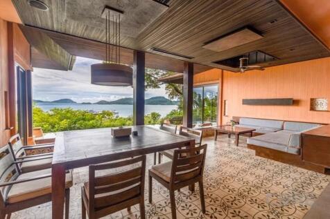 Living room &amp; dining room