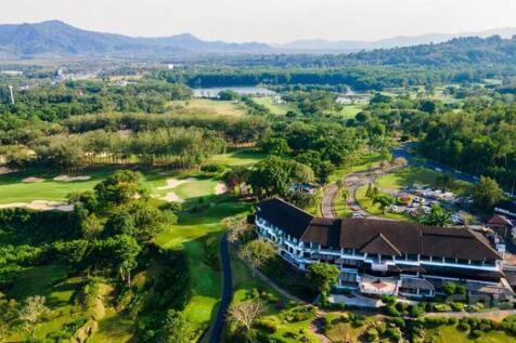 Golf court