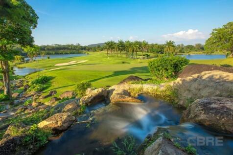 Golf court