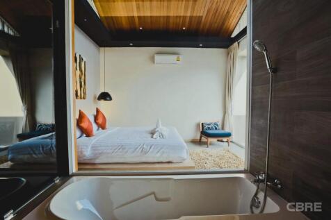 Bedroom &amp; Bathroom